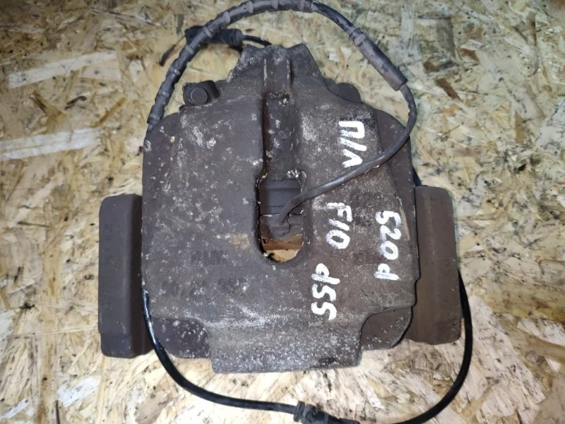 Суппорт тормозной BMW 520D 2010 F10