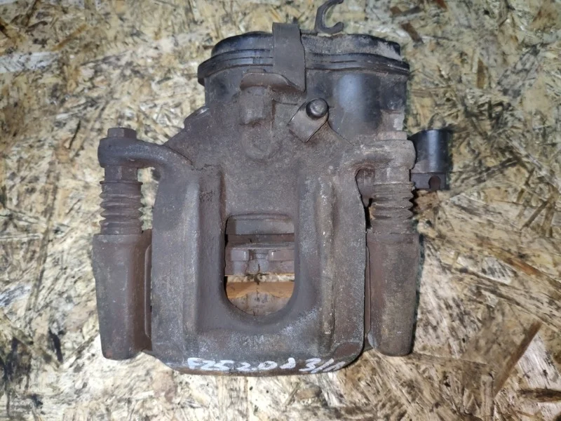 Суппорт тормозной BMW X3 28iX F25