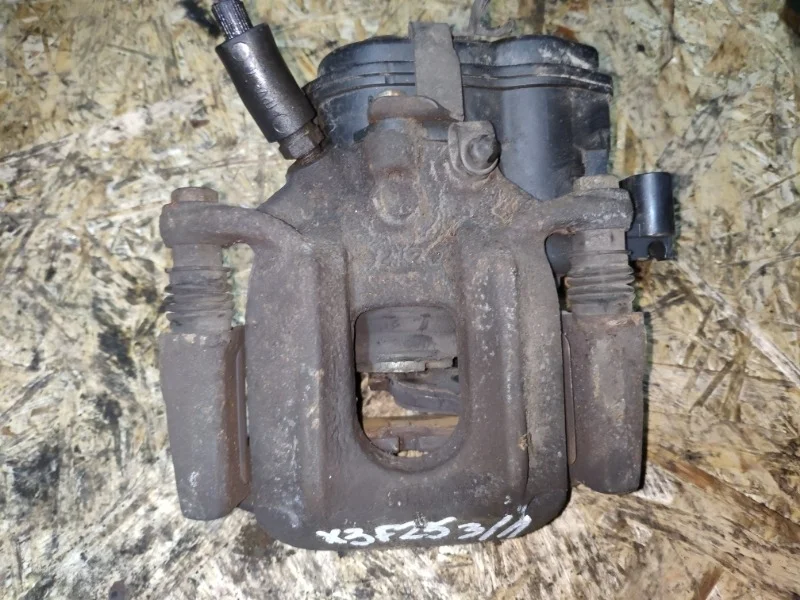 Суппорт тормозной BMW X3 28iX F25