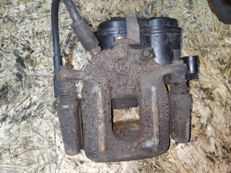 Суппорт тормозной BMW X3 28iX 2011 F25