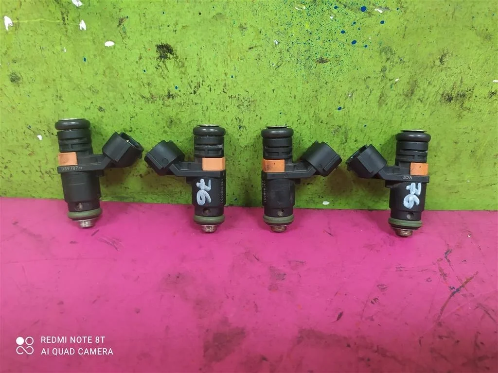 Форсунка Polo 4 Fabia Roomster 1,6 BTS 03C906031