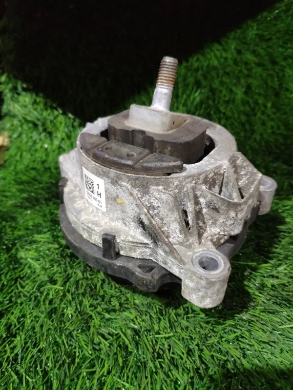 Подушка двигателя BMW 328iX F30