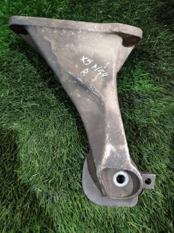 Кронштейн двигателя BMW X5 3.0i E53