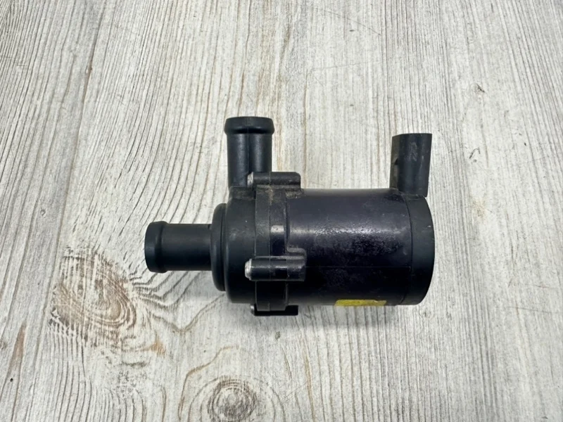 Насос системы охлаждения VW Touareg 2003-2010 7L