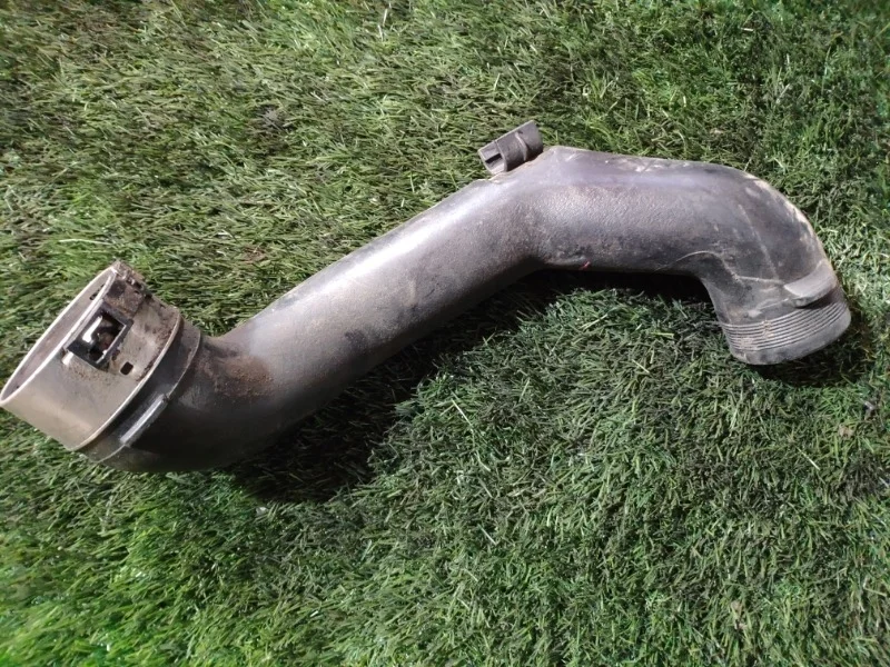 Воздуховод наддувочного воздуха BMW 535i F10