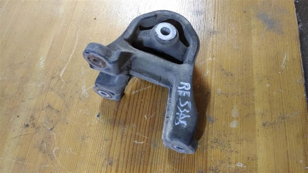 Б.у. крепление редуктора заднего HONDA CR-V RE HONDA CR-V RE