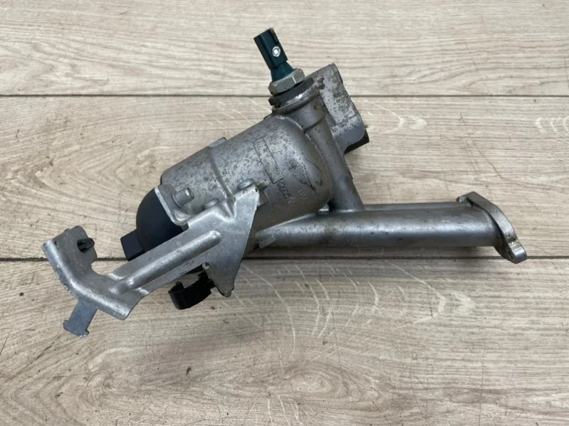 Кронштейн масляного фильтра VW Touareg 2 2010-2018 7P