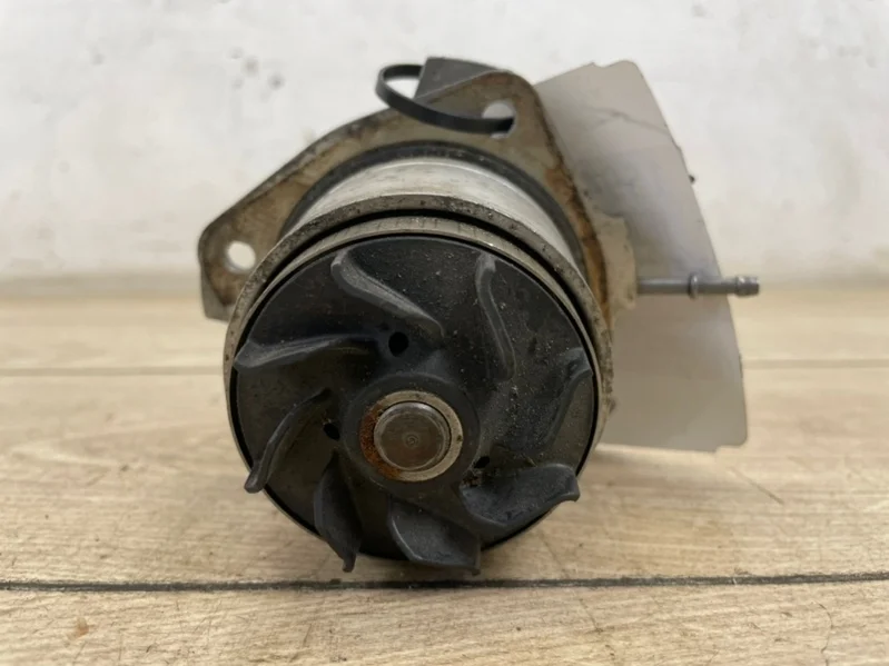 Помпа охлаждающей жидкости VW Touareg 2 2010-2018 7P