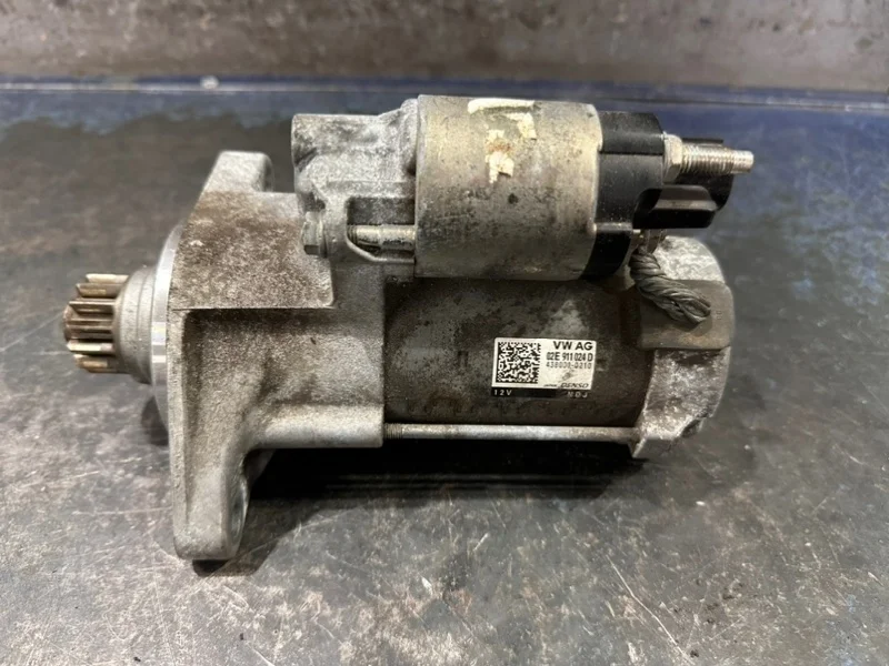 Стартер Audi Q3 8U