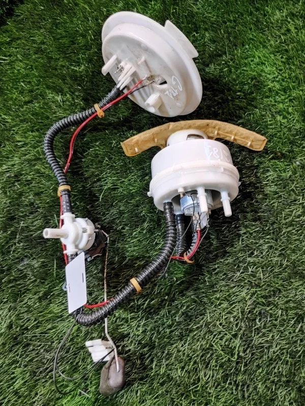 Топливный насос датчиком уровня BMW 535xi 2010 F10