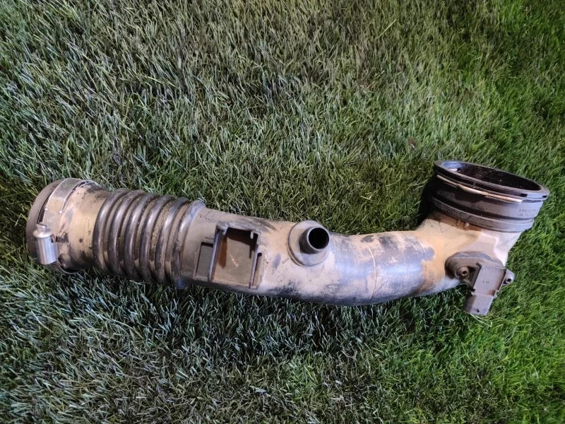 Воздуховод наддувочного воздуха BMW 535xi 2010 F10