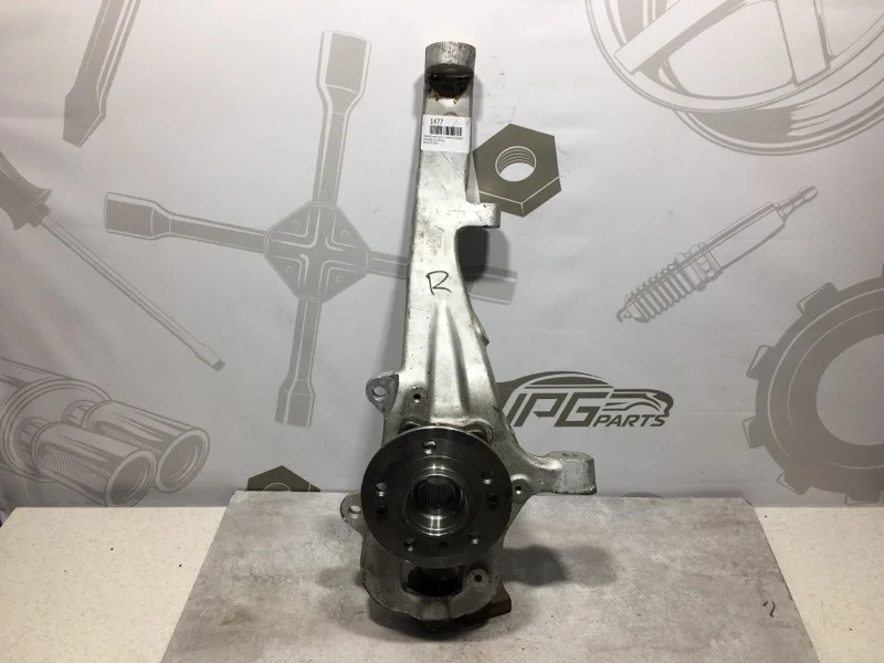 Поворотный кулак передний правый Mercedes-benz ML W166