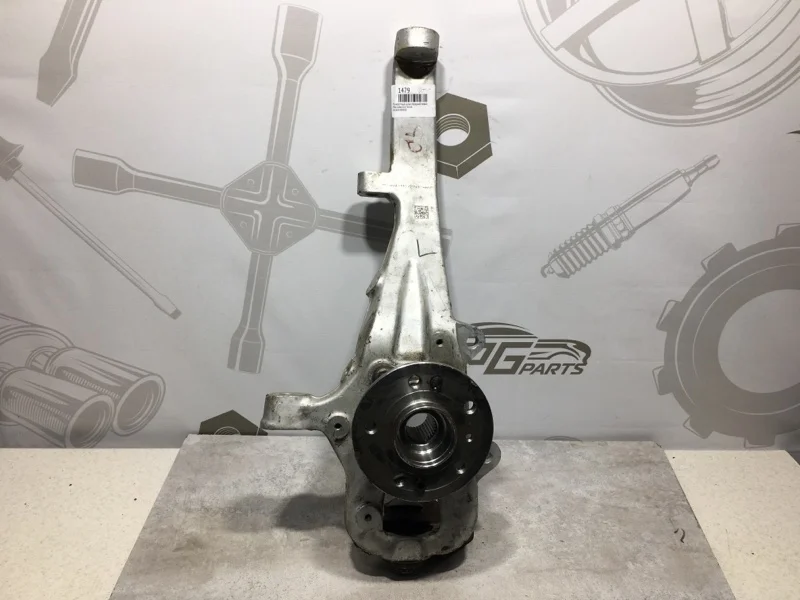 Поворотный кулак передний левый Mercedes-benz ML W166