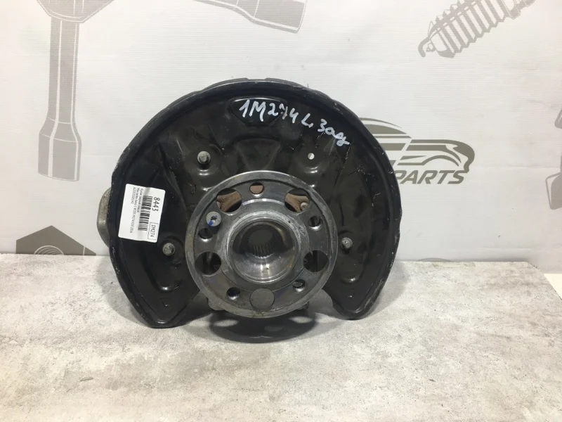 Кулак задний левый Mercedes-benz 2016 W205