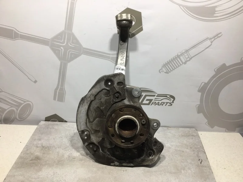 Поворотный кулак передний левый Mercedes-benz W205