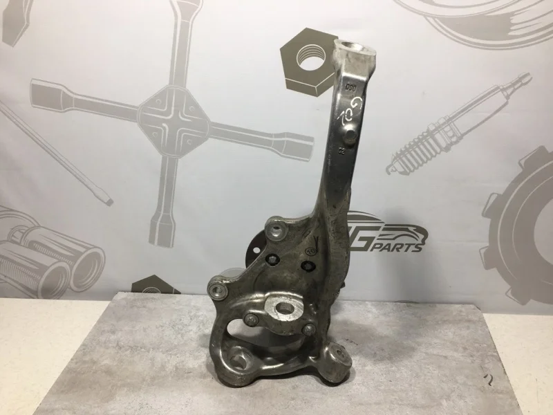 Поворотный кулак передний левый Mercedes-benz C238