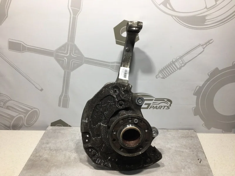 Поворотный кулак передний левый Mercedes-benz W213