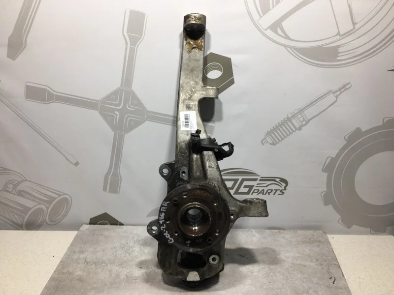 Поворотный кулак передний правый Mercedes-benz GL X166