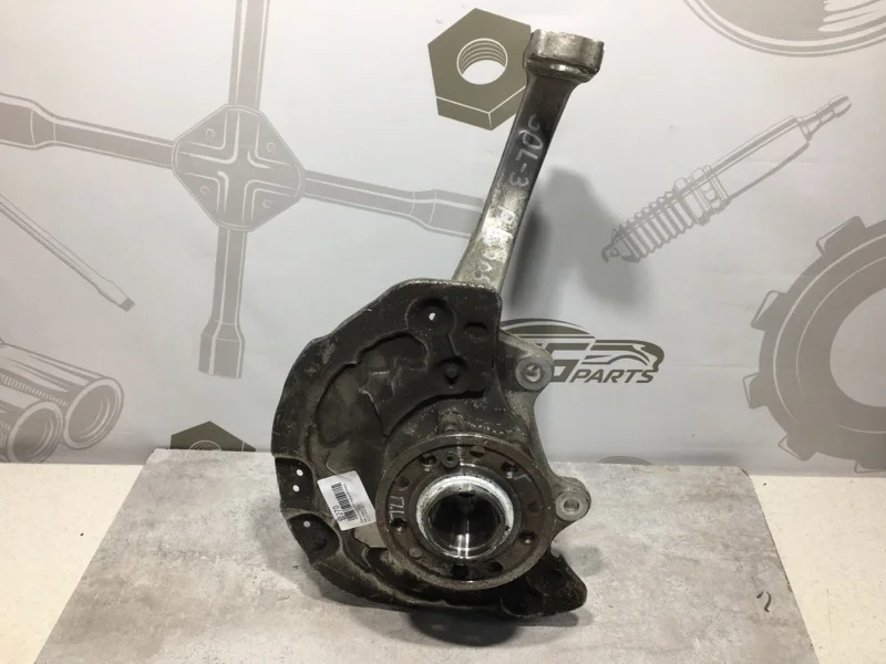 Поворотный кулак передний левый Mercedes-benz W205