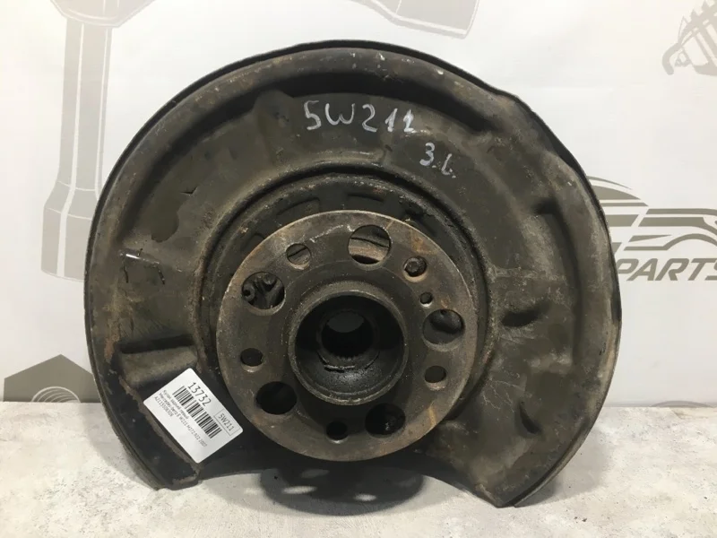 Кулак задний левый Mercedes-benz 2007 W211