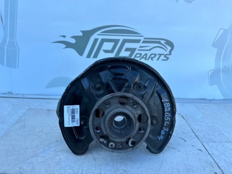 Кулак задний левый Mercedes-benz 2015 W205