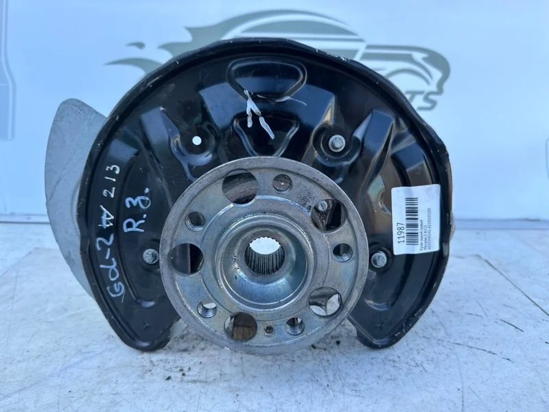 Кулак задний правый Mercedes-benz W213