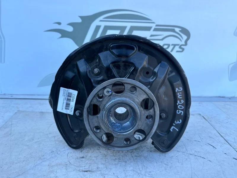 Кулак задний левый Mercedes-benz 2016 C205