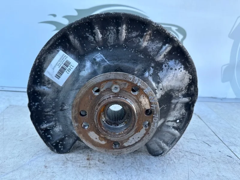 Кулак задний правый Mercedes-benz GLE W166