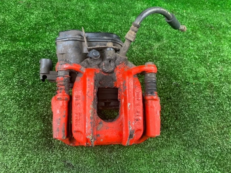 Суппорт тормозной BMW F10