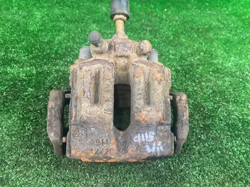 Суппорт тормозной BMW X1 20dX 2010 E84