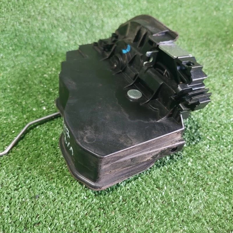 Замок двери BMW F10