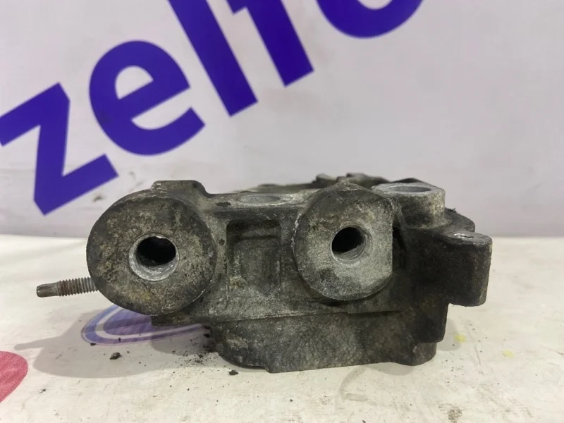 Кронштейн опоры двигателя FORD KUGA 2011г