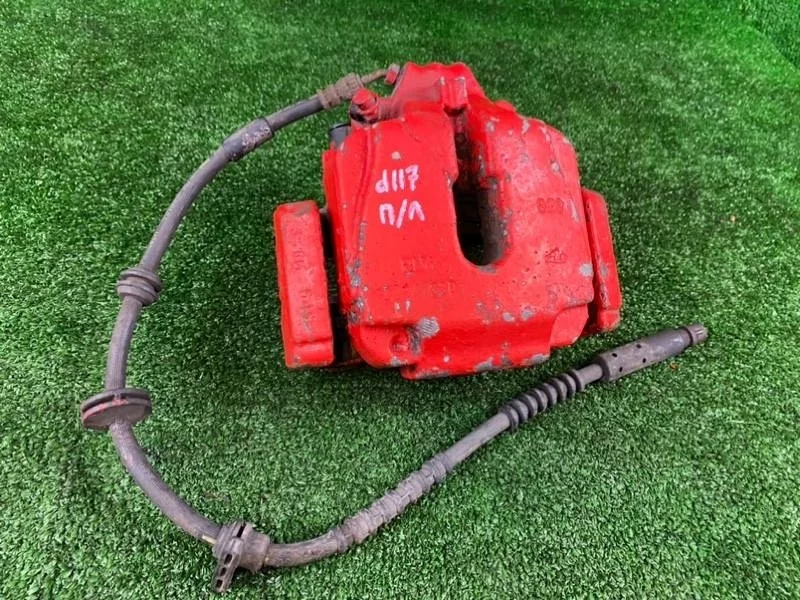 Суппорт тормозной BMW 520D F10