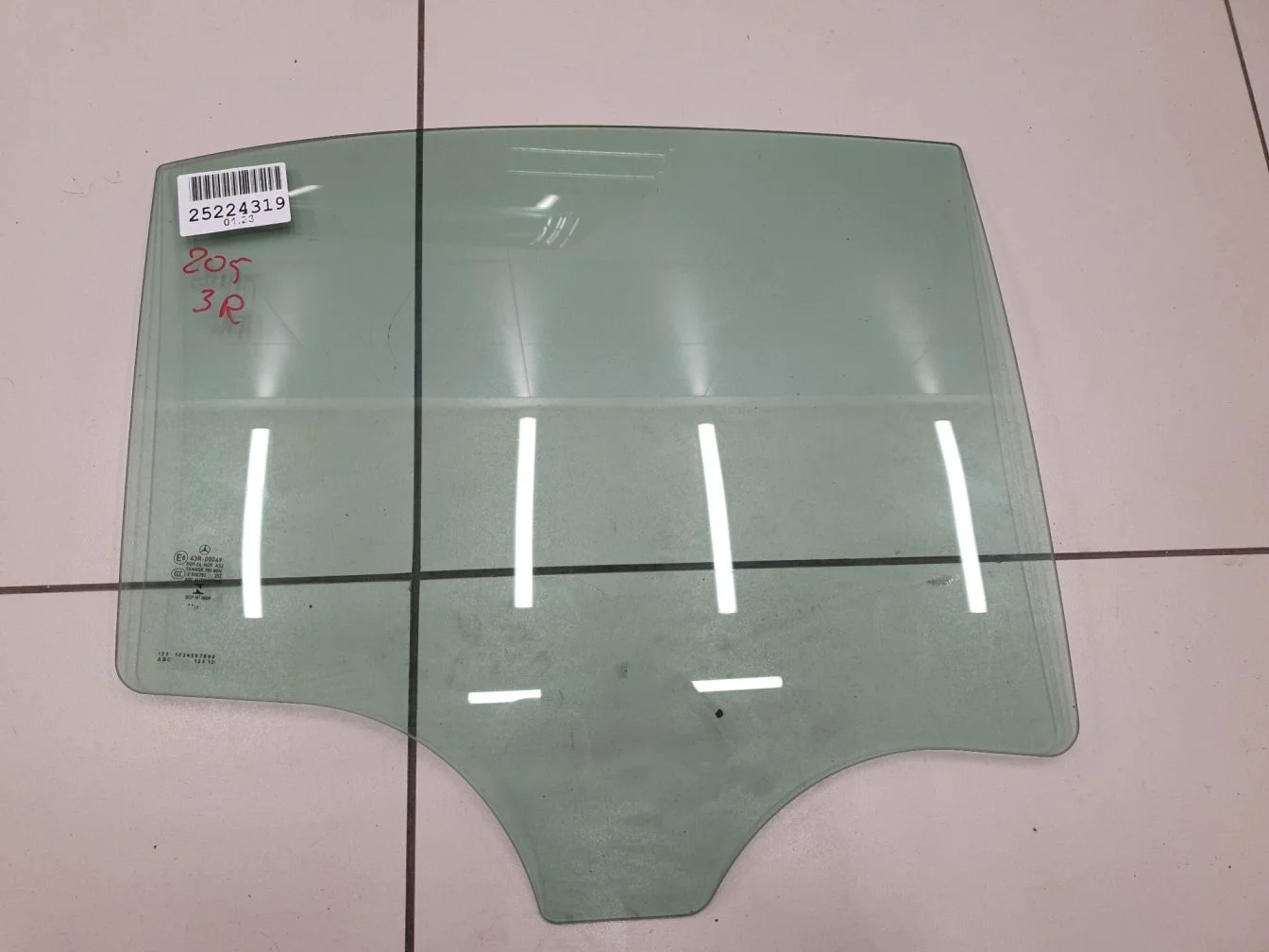 Стекло двери задней правой для Mercedes C-klasse W205 2014-