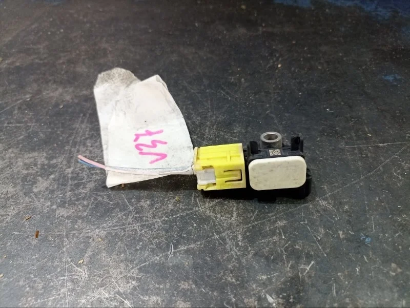 Датчик удара Infiniti Q50 V37