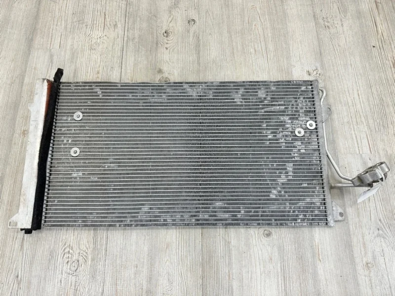 Радиатор кондиционера Audi Q7 2007-2015 4L