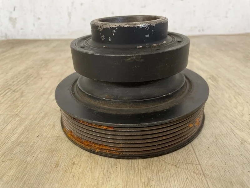 Шкив коленвала MITSUBISHI PAJERO 3 2000 2001 2002 2003 2004 2005 2006 MD377380 V75W