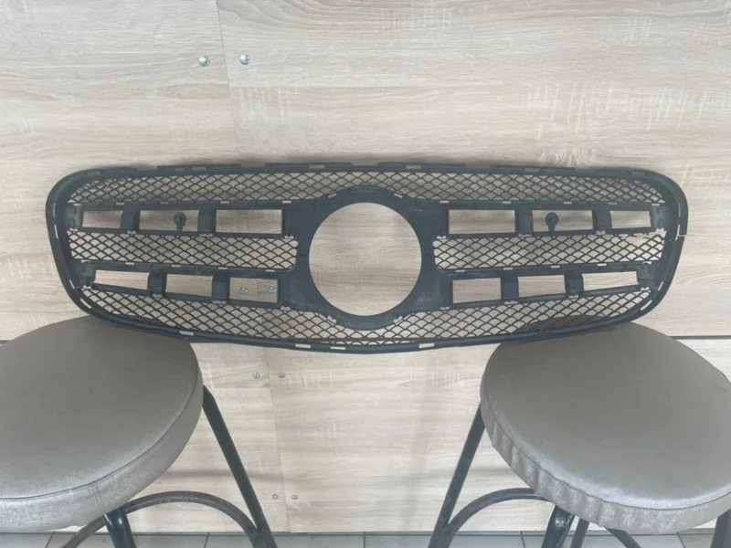 Решетка радиатора MERCEDES-BENZ GLA 2013 2014 2015 A1568880460 X156, передняя