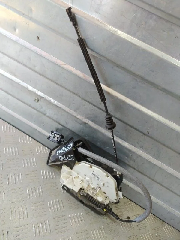 Замок двери Skoda Yetti 2009-2014 5E0839016 5L 1.2, задний правый