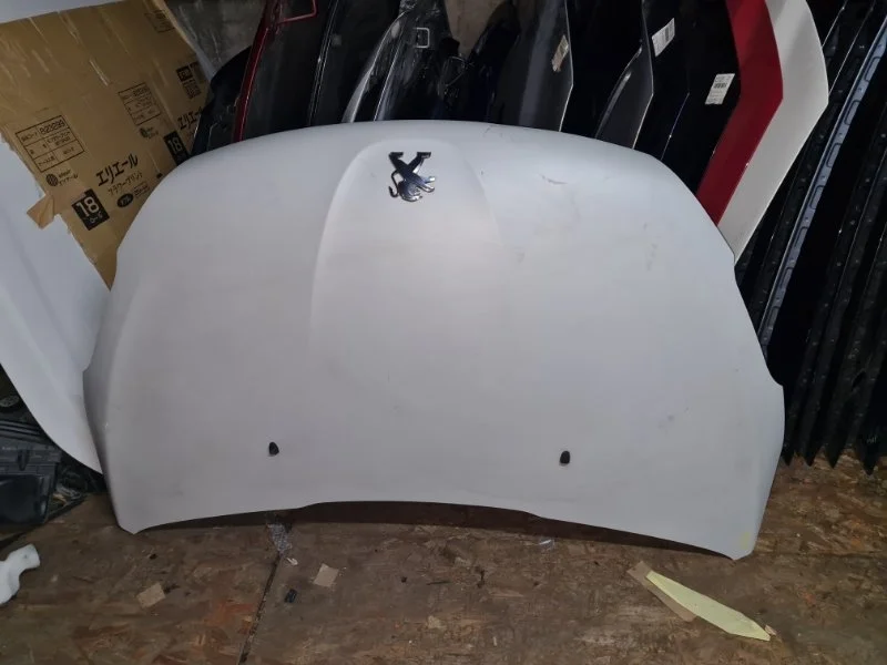 Капот Peugeot 208 2015 CC