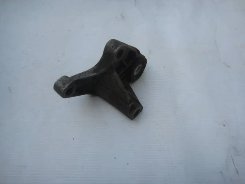 Кронштейн кпп FORD FOCUS 3 2013 ХЭЧБЭК