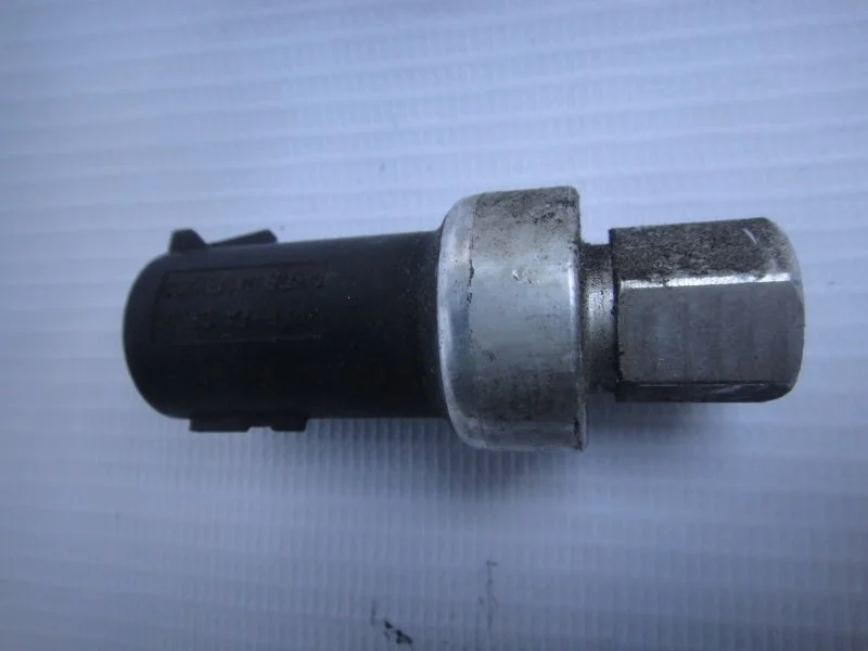 Датчик давления кондиционера FORD FIESTA 2002-2008 MK5