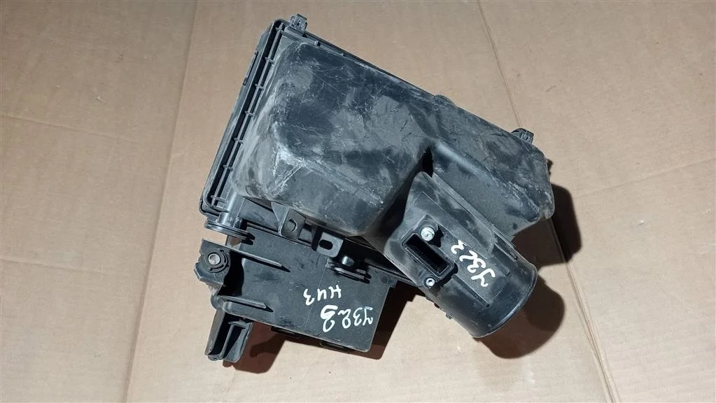 Б.у. корпус воздушного фильтра NISSAN TEANA J32 NISSAN TEANA J32