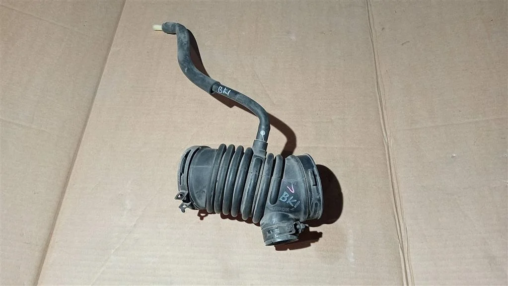 Б.у. патрубок воздушного фильтра MAZDA MAZDA 3 BK MAZDA MAZDA 3 BK