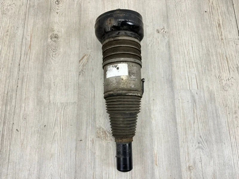 Пневмостойка Audi Q7 2015- 4M