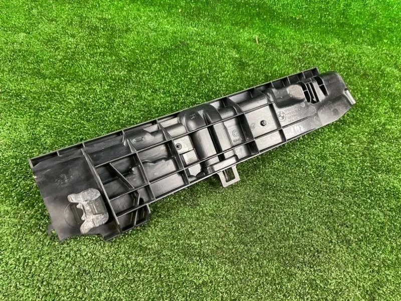 Кронштейн радиатора BMW E90