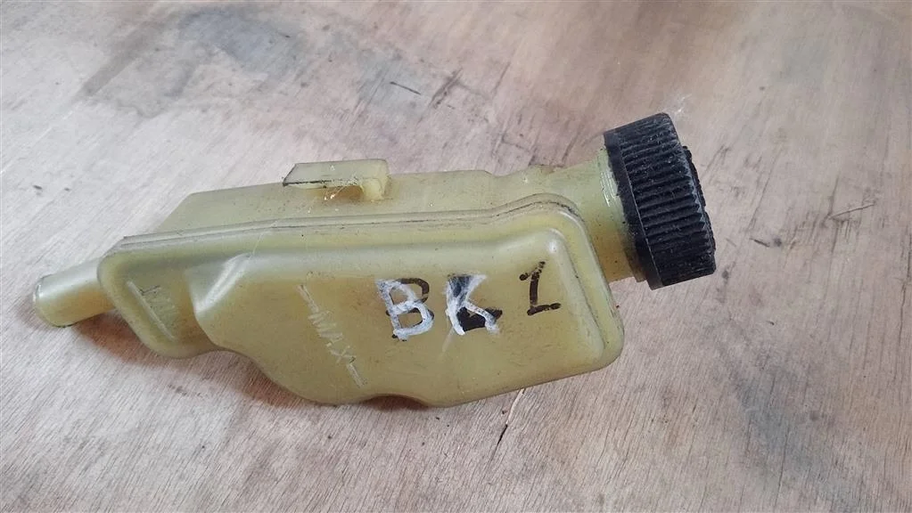 Б.у. бачок гидроусилителя MAZDA MAZDA 3 BK MAZDA MAZDA 3 BK