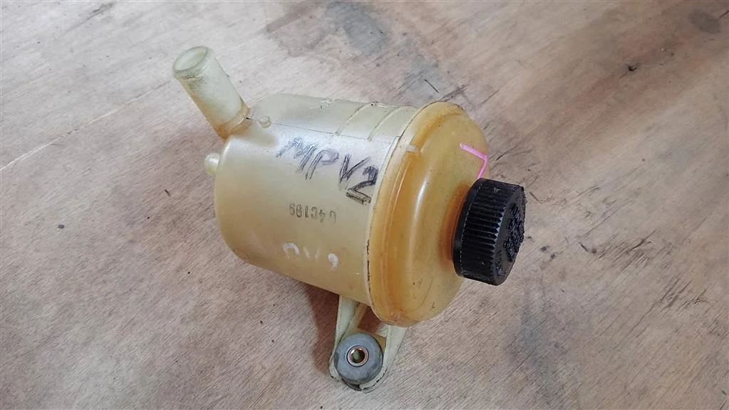 Б.у. бачок гидроусилителя MAZDA MPV LW MAZDA MPV LW