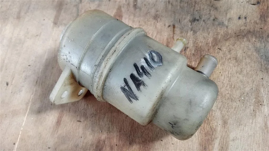 Б.у. бачок гидроусилителя MITSUBISHI GRANDIS NA4W MITSUBISHI GRANDIS NA4W