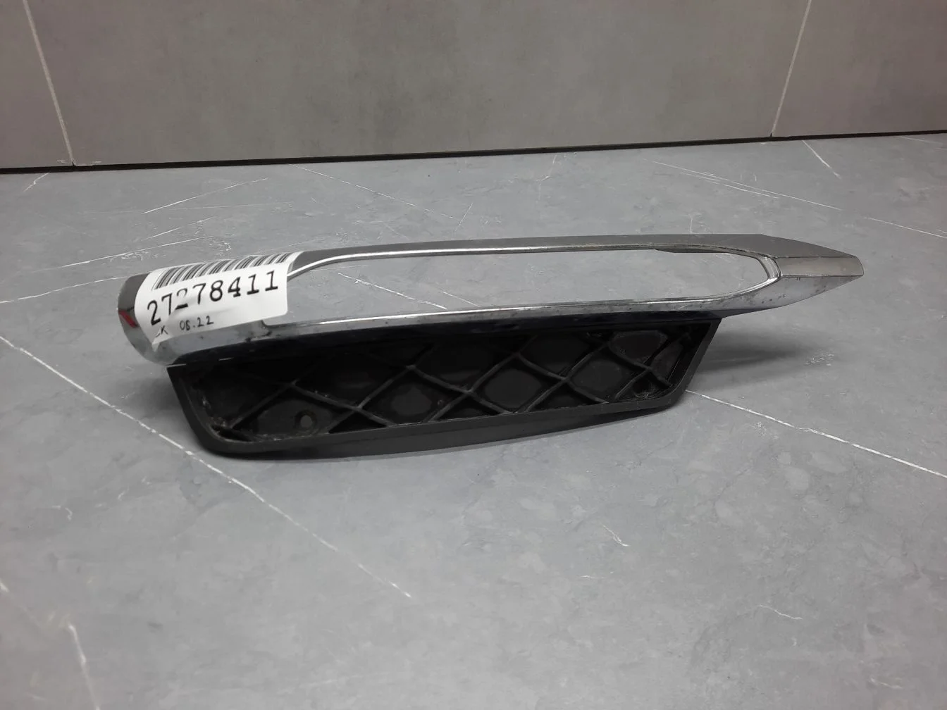 Молдинг решетки в бампер правый для Mercedes C-klasse W204 2007-2015